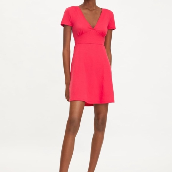 Zara Dresses & Skirts - Zara Fuschia Short V-neck Dress NWT Size Small